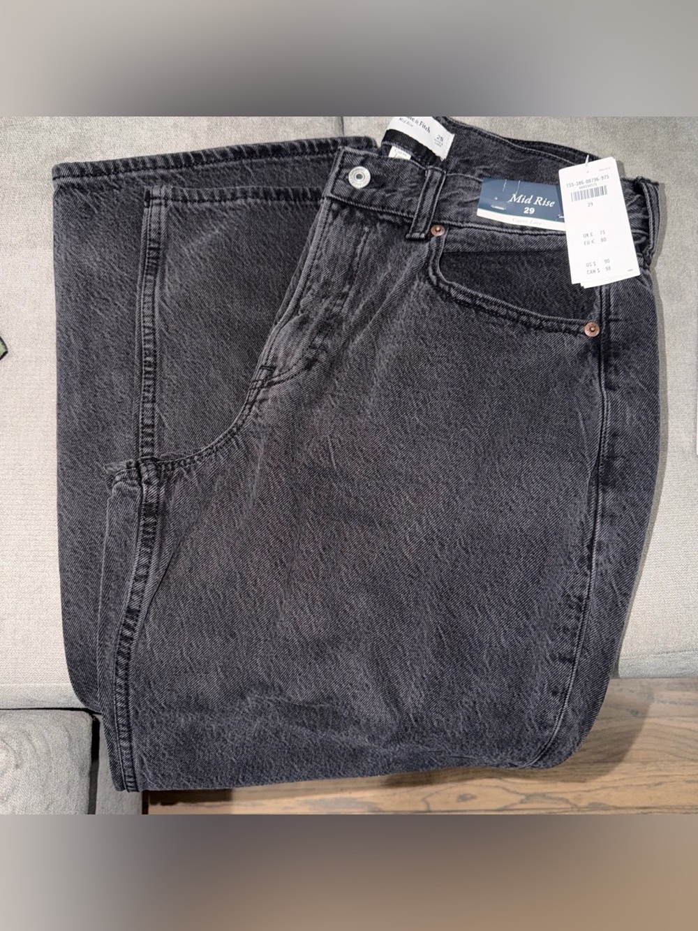 Abercrombie & Fitch Women’s Curve Love Mid Rise Loose Jean Size 29